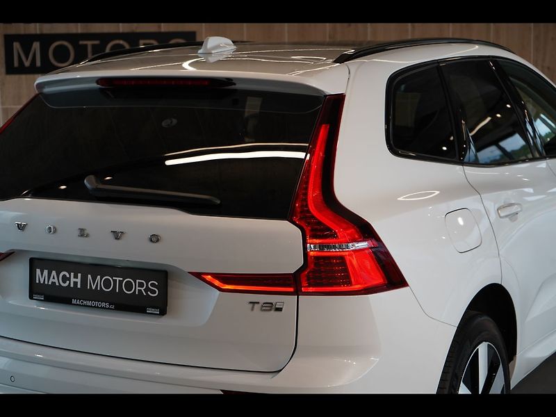 Volvo XC60 T8 PLUS Dark, Ventilace, 360° - fotka 9 z 48