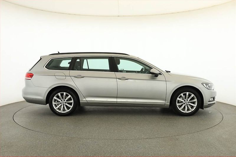 Volkswagen Passat (2015) 2.0 TDI, Navi, Tempomat - fotka 6 z 18