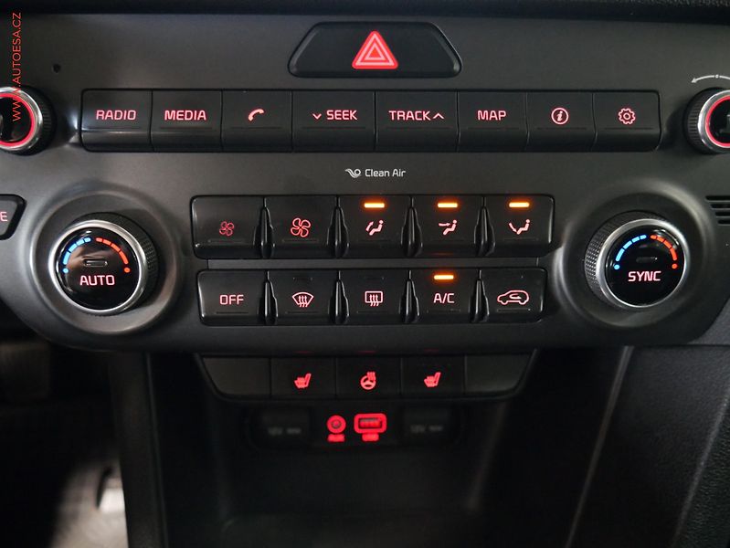 Kia Sportage (2017) 1.6, ČR, servis.kniha - fotka 17 z 23