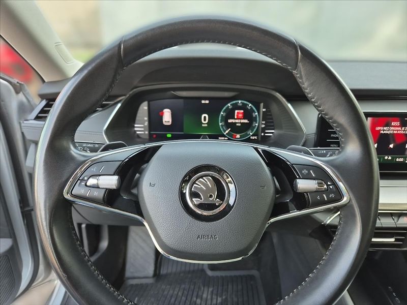 Škoda Octavia 2,0 TDi DSG Ambition 4x4 - fotka 8 z 16