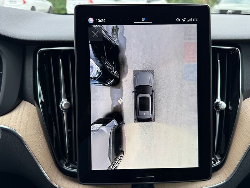 Volvo XC60 PLUS B5, 360°, VENTILACE - fotka 21 z 24