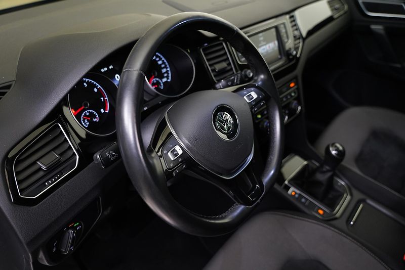 Volkswagen Golf - fotka 14 z 25