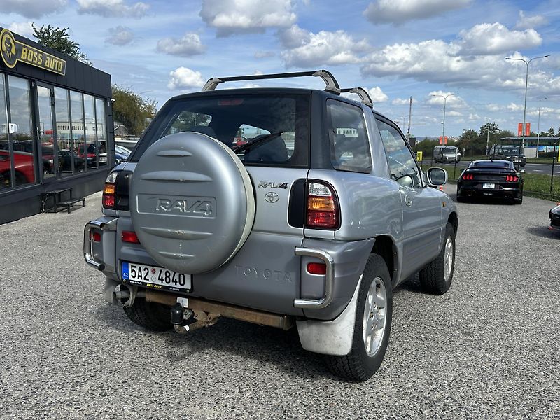Toyota RAV4 (1998) Toyota RAV4 1998 - fotka 8 z 16