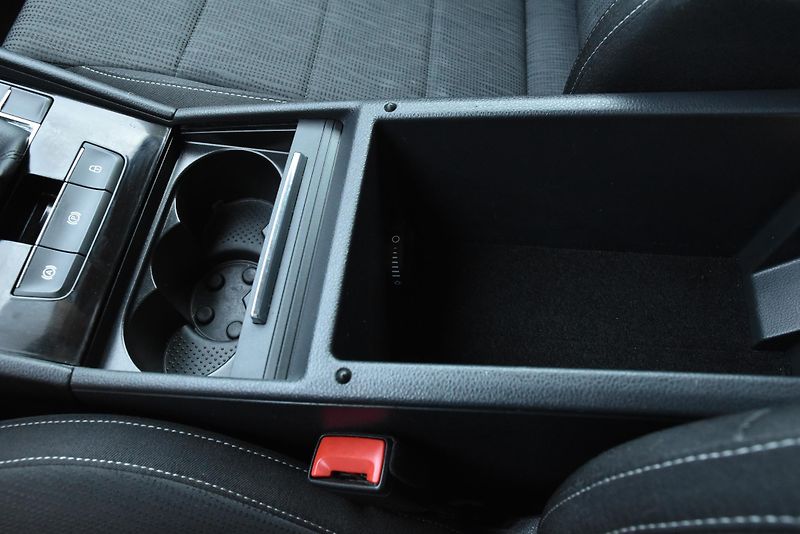 Škoda Superb 2.0 TDi CR,DKLIMA,VÝHŘEV,TEMP - fotka 35 z 50