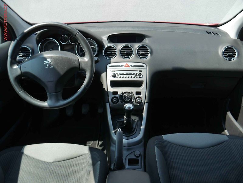 Peugeot 308 (2013) 1.6HDi, ČR, Klima - fotka 8 z 12