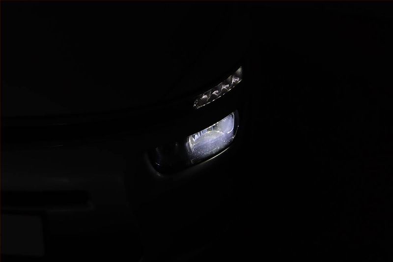 Citroën C4 Picasso (2015) 1.6 HDi, Automat, 7 míst, Navi - fotka 23 z 23