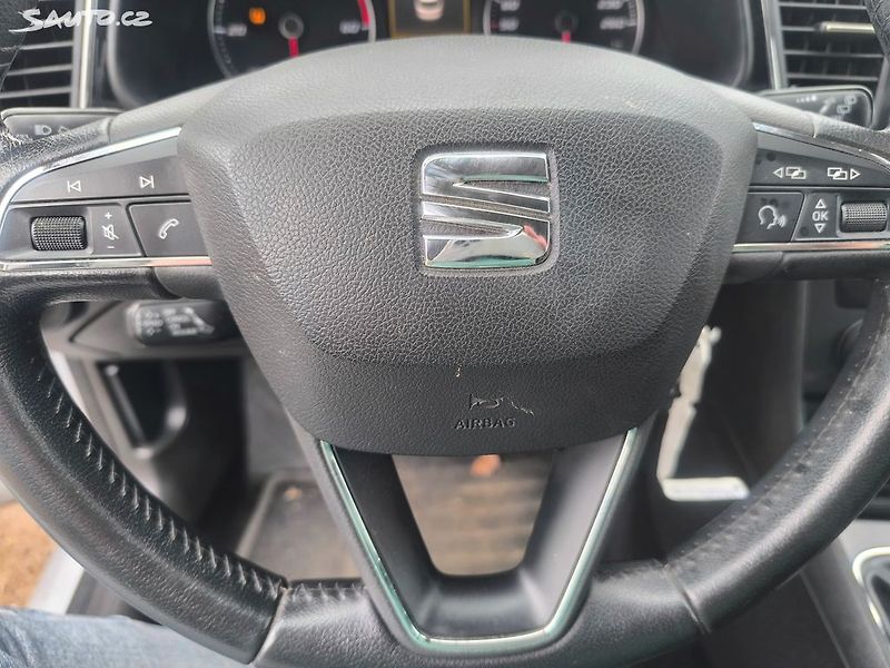Seat Leon TDI 81KW,110T.KM,KRÁSNÉ,VÝBAVA - fotka 21 z 29