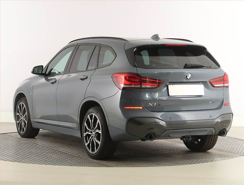 BMW X1 (2021) M Sport xDrive18d - fotka 4 z 23