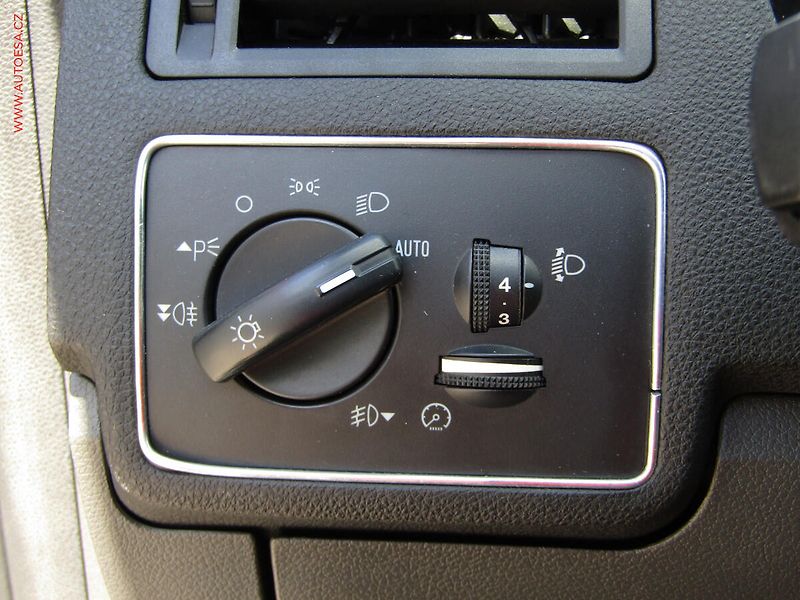 Ford C-MAX (2009) 1.8i, AC - fotka 12 z 16