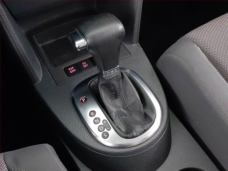 Volkswagen Touran (2008) Cross 1.9 TDI, Automat - fotka 13 z 21