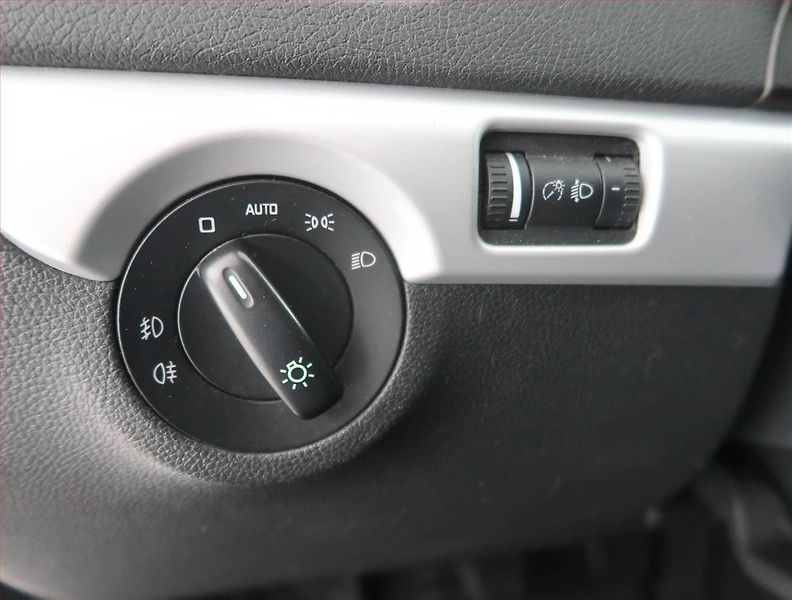 Škoda Yeti (2010) 1.2 TSI, Park. senzory - fotka 16 z 17
