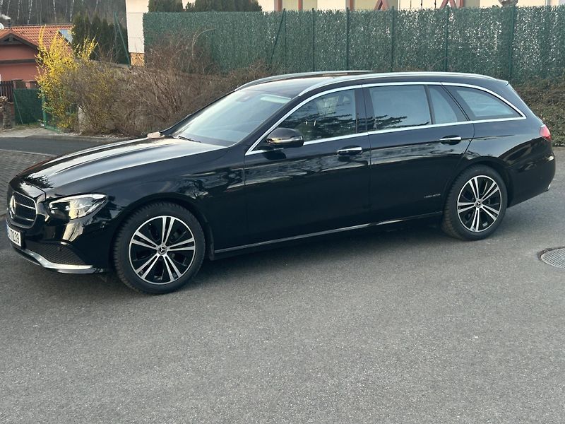 Mercedes-Benz Třídy E (2023) 200d AVANTGARDE ČR 1.maj TAŽNÉ - fotka 6 z 42