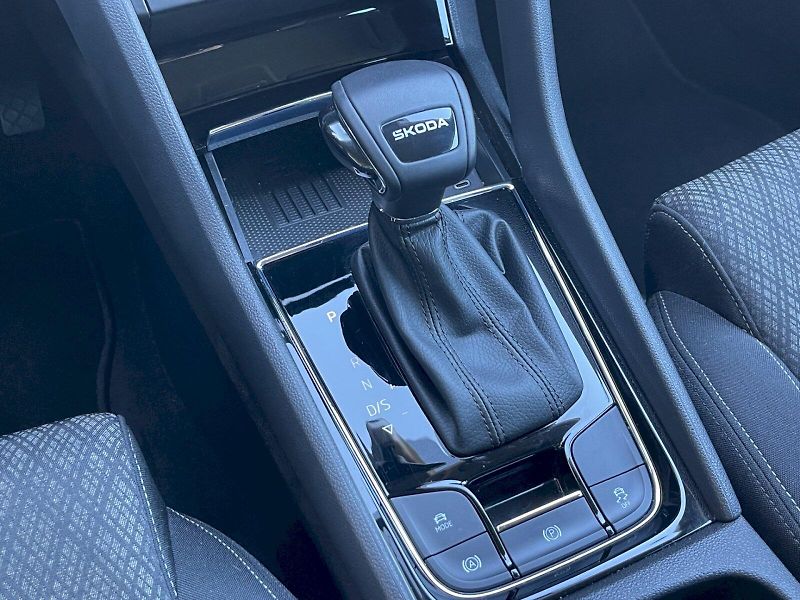 Škoda Karoq (2025) Top Selection 1.5 TSI 110kW DS - fotka 13 z 35