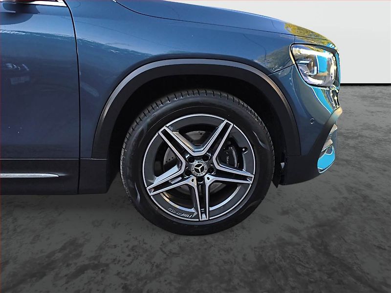 Mercedes-Benz GLB (2023) 200 4MATIC - fotka 15 z 23