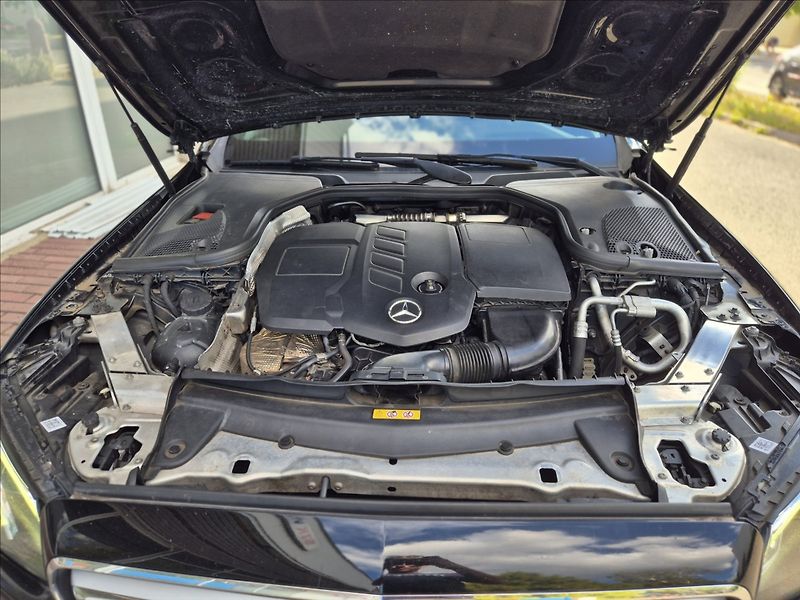 Mercedes-Benz Třídy E 220d*4M*AMG*head-up*webast - fotka 36 z 43