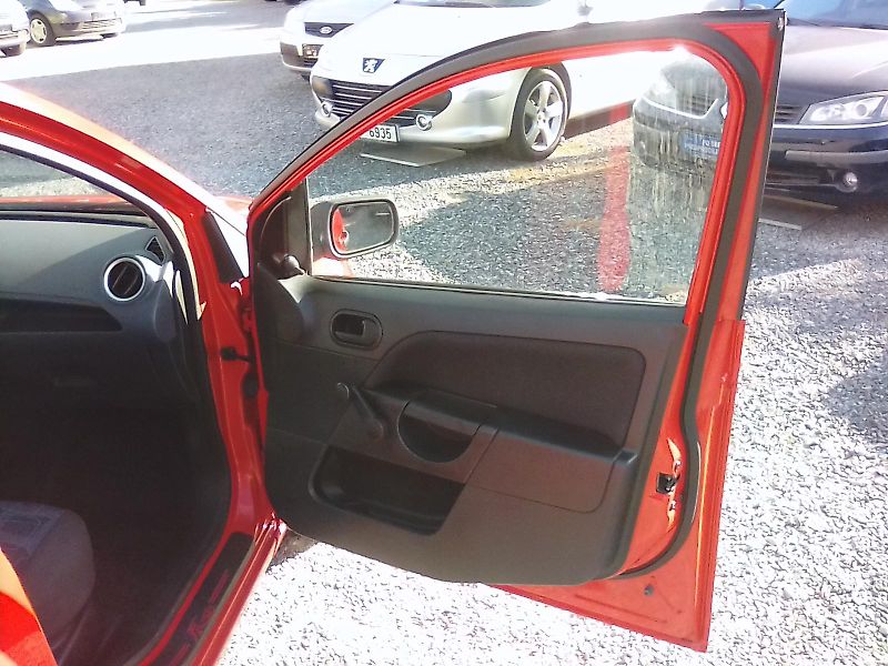 Ford Fiesta (2006) 1.3i , jede super - fotka 17 z 28