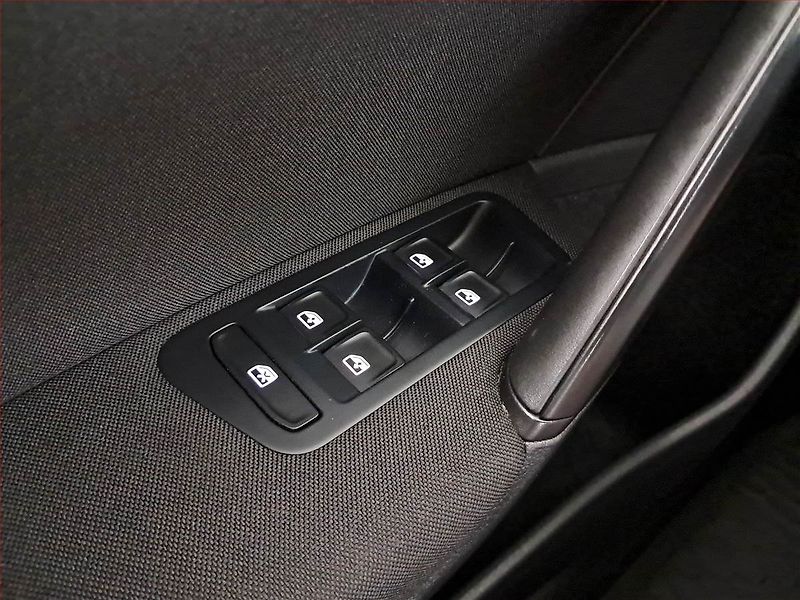 Volkswagen Golf (2016) 1.2 TSI - fotka 17 z 17