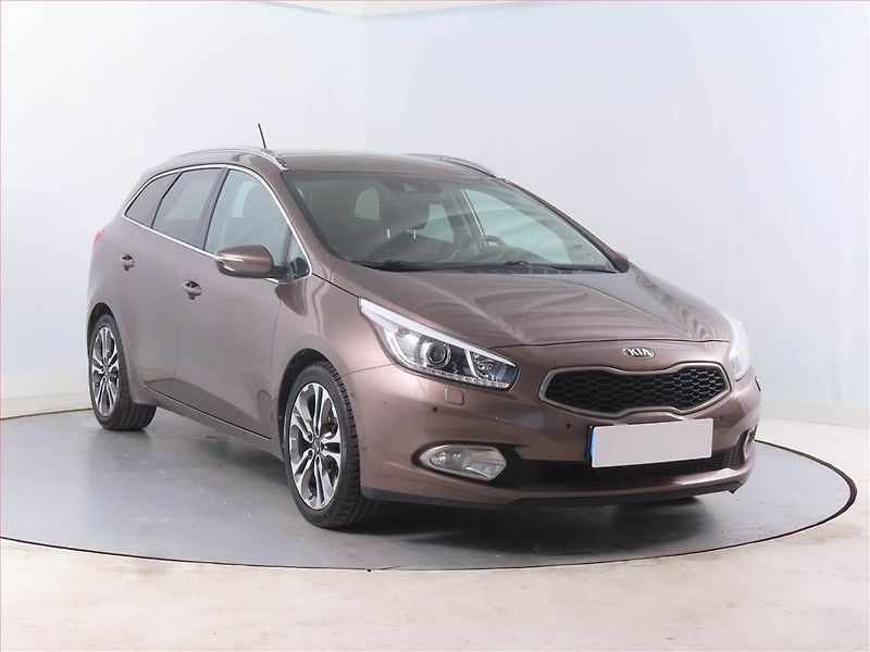 Kia Ceed (2013) Top 1.6 CRDi, ČR,1.maj, Navi - fotografie inzerátu