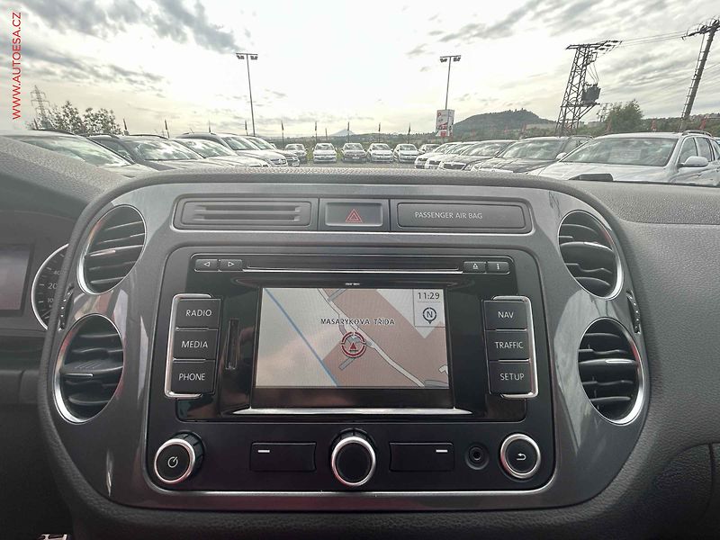 Volkswagen Tiguan (2012) 2.0TDi - fotka 17 z 18