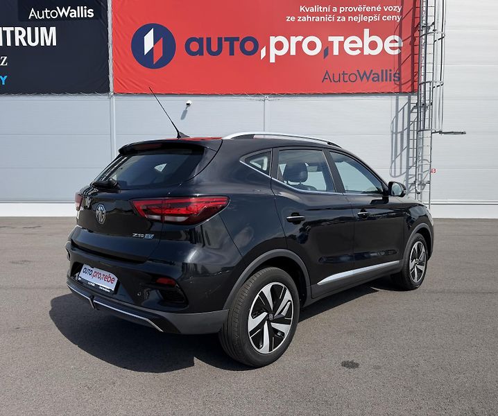 MG ZS EV 130kW 51kWh LUXURY DPH - fotka 4 z 28