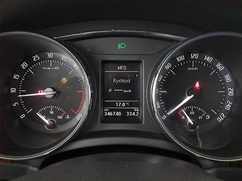 Škoda Superb (2012) Elegance 1.6 TDI, po STK - fotka 11 z 17
