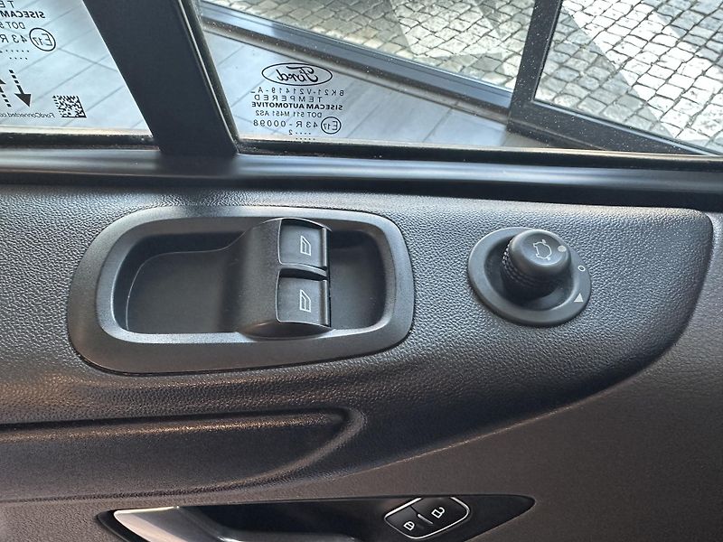 Ford Transit Custom Trend 320 L2 2.0 EB 130k DCiV - fotka 16 z 22