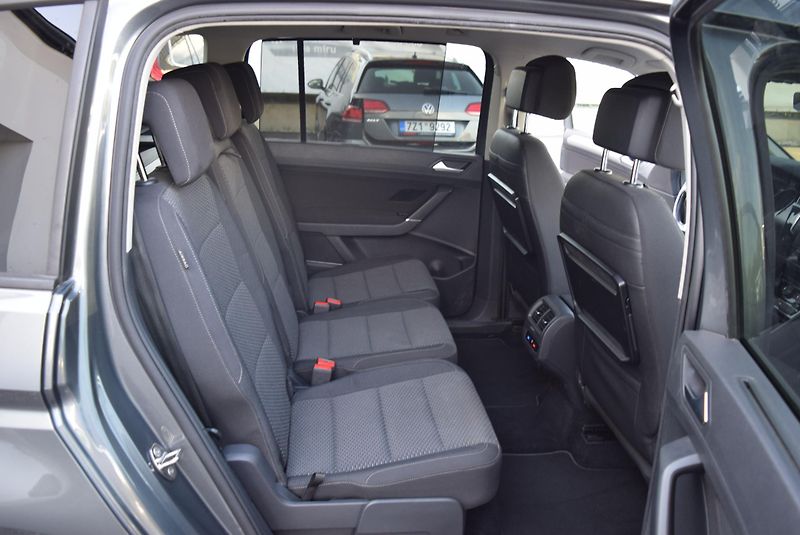Volkswagen Touran (2017) 1.4TSI 110kw CLBMT NAVI TAŽNÉ - fotka 37 z 48