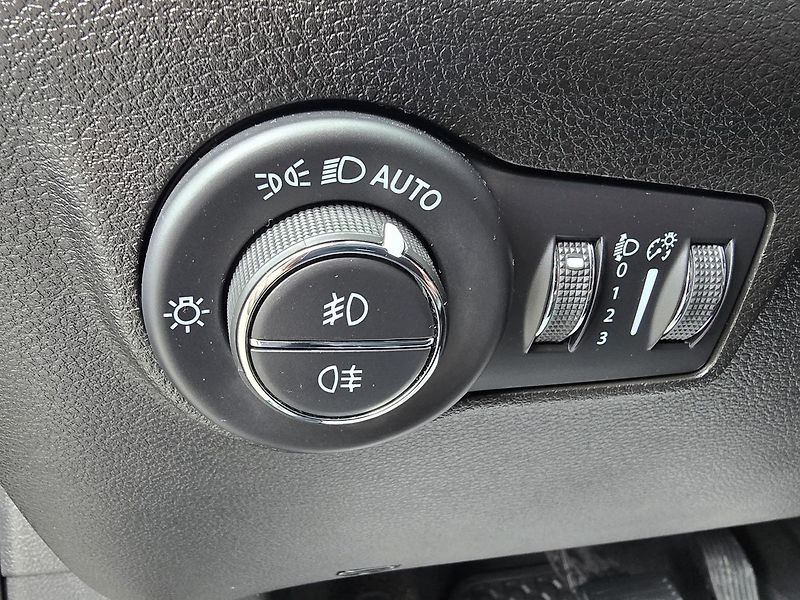 Jeep Compass 110kW LIMITED KAMERA 360° - fotka 24 z 40