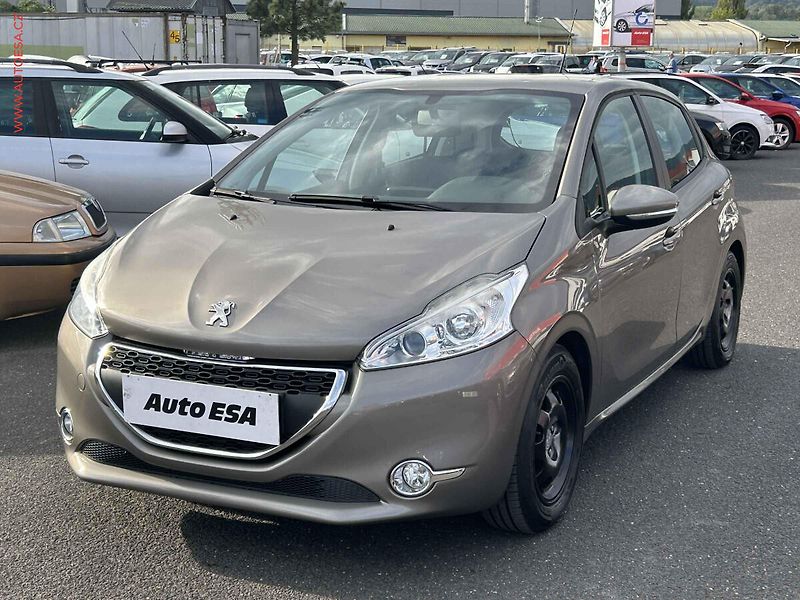 Peugeot 208 (2012) 1.2 i, 1.maj,ČR, Active - fotka 3 z 17