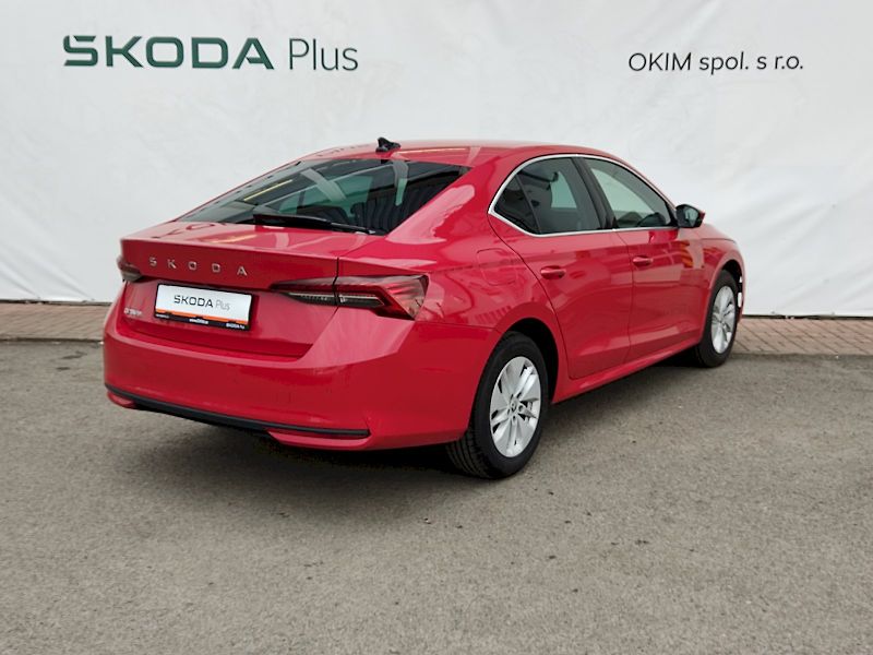 Škoda Octavia (2024) Top Selection 1,5 Tsi 110 Kw D - fotka 2 z 37