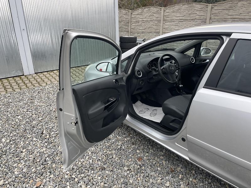 Opel Corsa 1.2i 80PS 141000KM KLIMA STK!! - fotka 92 z 169