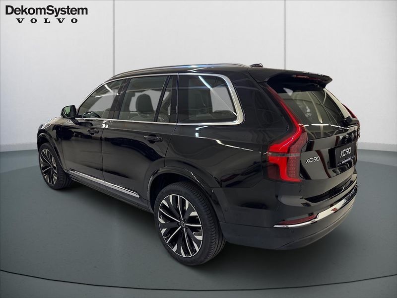 Volvo XC90 (2026) 2,0  B5 Plus Bright - fotka 4 z 15