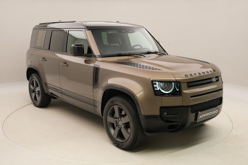 Land Rover Defender D300 X-DYNAMIC HSE AWD AUT CZ - fotka 16 z 53