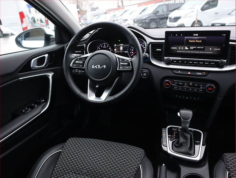 Kia Ceed (2025) 1.5 T-GDI - fotka 7 z 24