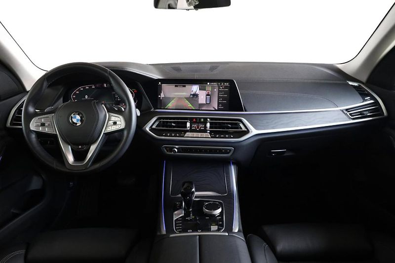 BMW X7 xDrive40i - fotka 5 z 32