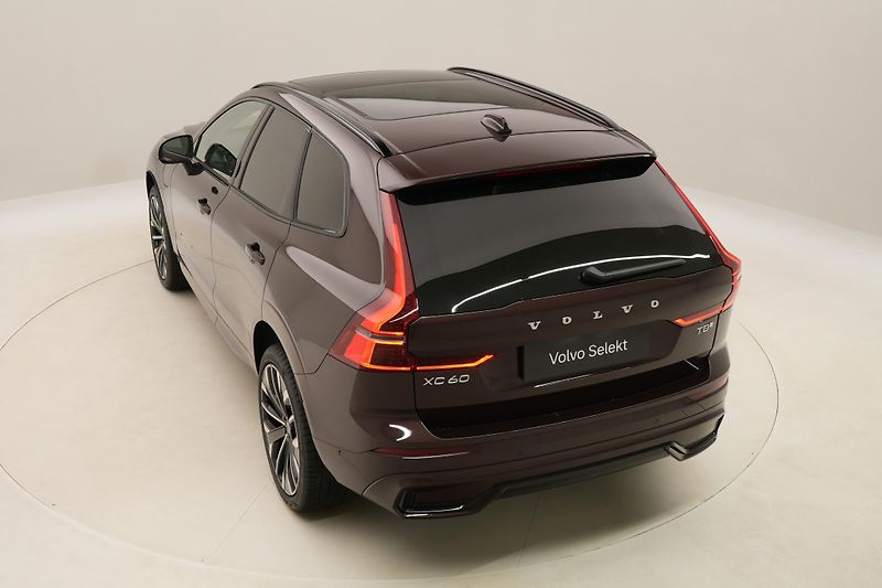 Volvo XC60 T8 AWD RECHARGE DARK ULTRA CZ - fotka 18 z 64