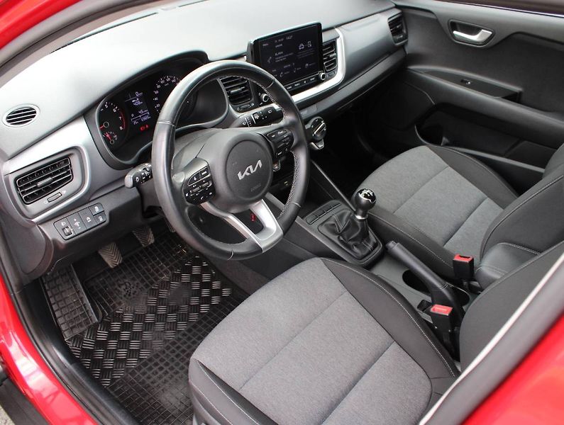 Kia Stonic (2022) 1.2 DPI 61 kW manuál - fotka 12 z 27