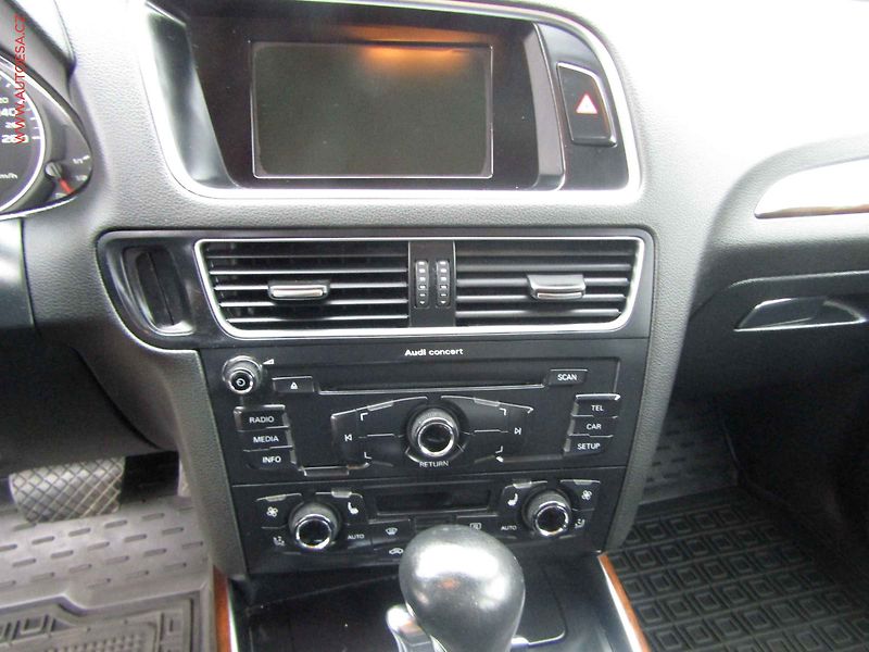 Audi Q5 (2012) 2.0TDi Quattro, AT, park - fotka 13 z 16