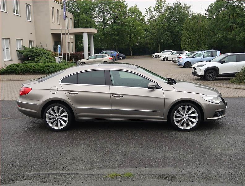 Volkswagen Passat CC (2008) Highline 2.0 TDI, Automat - fotka 6 z 22