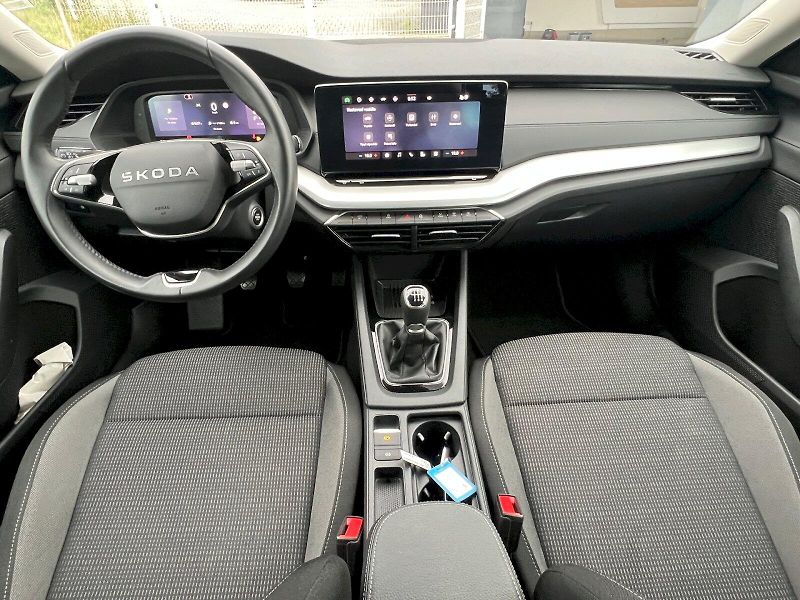 Škoda Octavia (2025) OCT.COMBI TOP SELECTION 1,5 TS - fotka 5 z 28