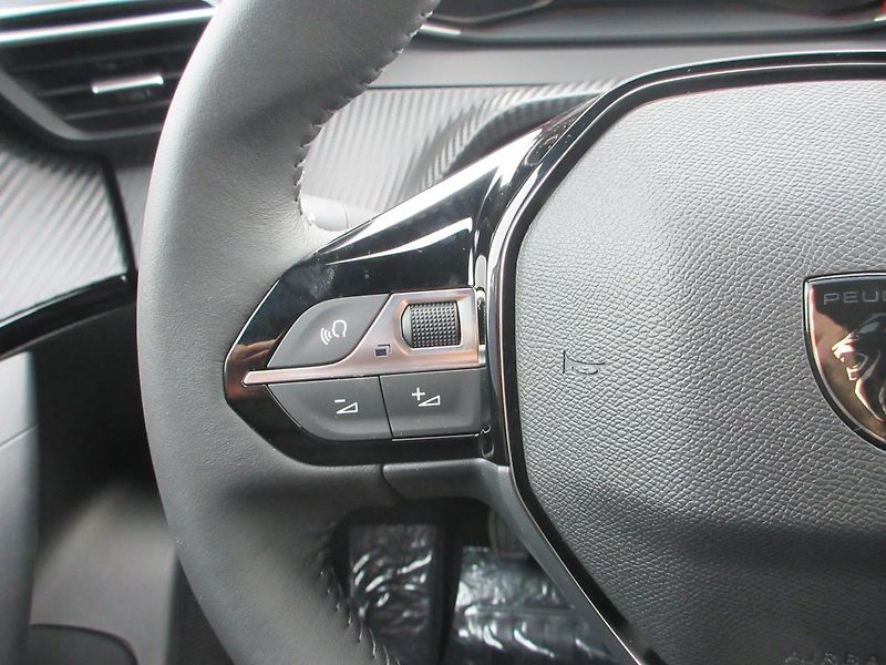 Peugeot 2008 STYLE PureTech 100 k MAN6  - fotka 25 z 34