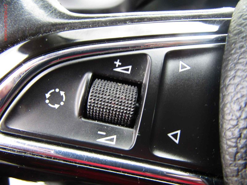 Škoda Octavia (2013) 1.6 TDi, ČR, servis.kniha - fotka 13 z 19