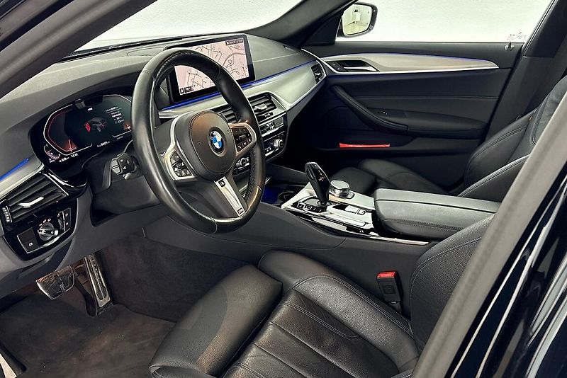 BMW Řada 5 530d xDrive - fotka 7 z 17