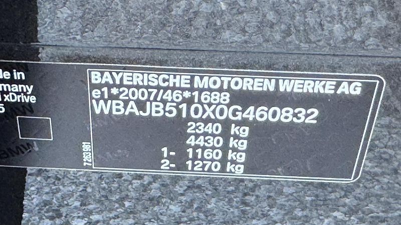 BMW Řada 5 540xi LuxuryLine ČR 1.majitel - fotka 20 z 20