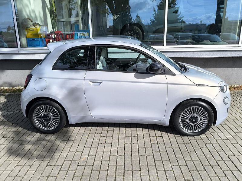 Fiat 500 (2026) Hybrid Icon 1.0 BSG 65k - fotka 30 z 34