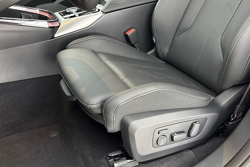 BMW X3 xDrive40d - fotka 14 z 26