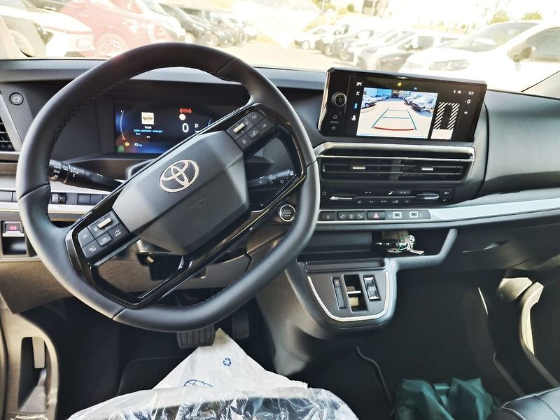 Toyota ProAce Verso L1 VIP 6S 180hp 8AT - fotka 8 z 8