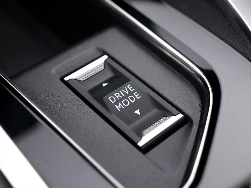Peugeot 3008 1,5 HDI 96kW GT Aut. CZ - fotka 27 z 36