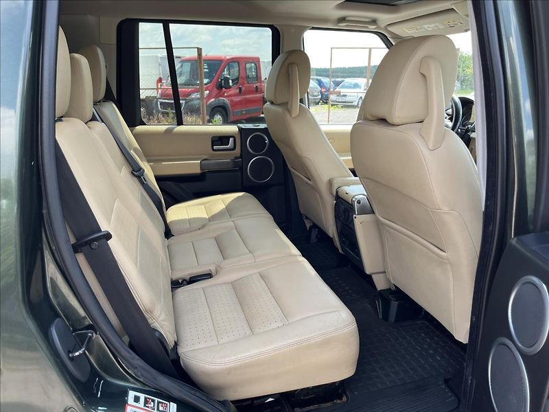 Land Rover Discovery 2,7 TDV6 4X4 AUT NA OPRAVU!! - fotka 11 z 30
