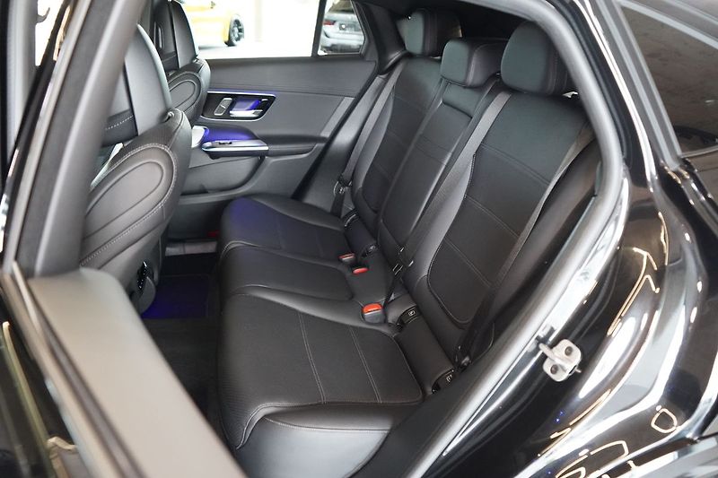 Mercedes-Benz GLC 220d Kupé 4M AMG, Masáž, 360° - fotka 47 z 50